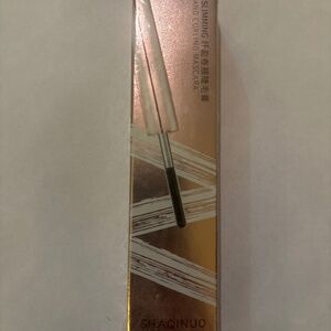 Slimming and curling mascara Band new in the box